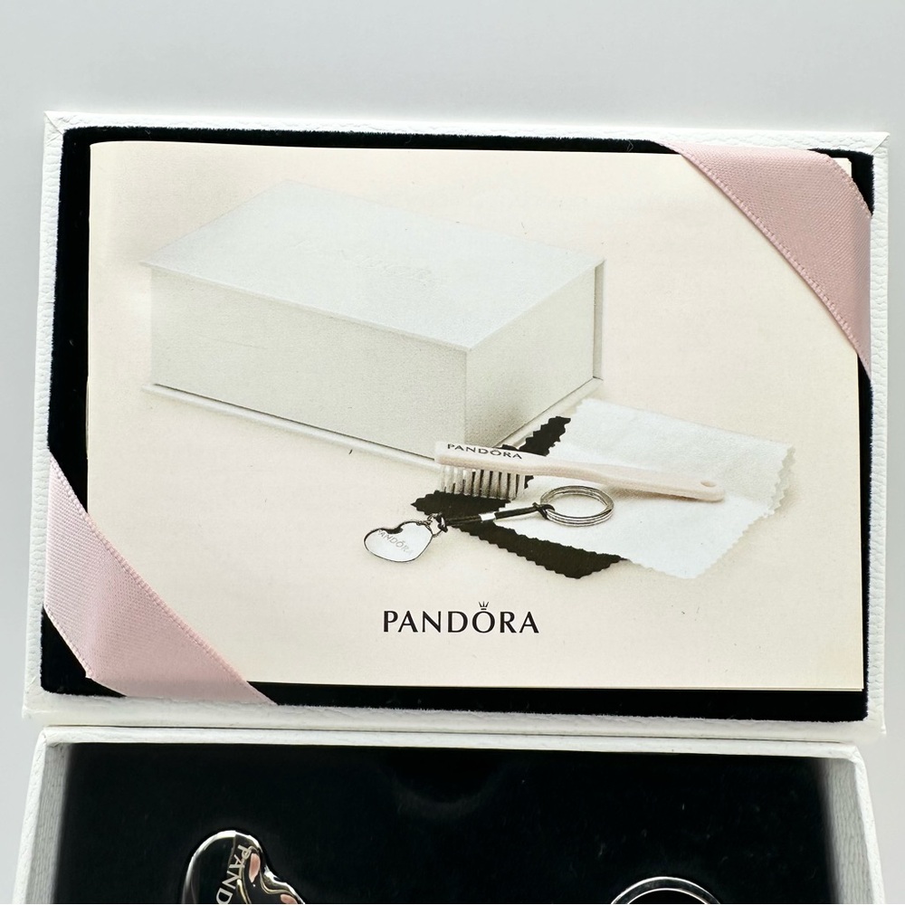 Pandora Jewelry Collector’s Gift Set - Heart Key Chain & Cleaning Brush - Picture 3 of 8